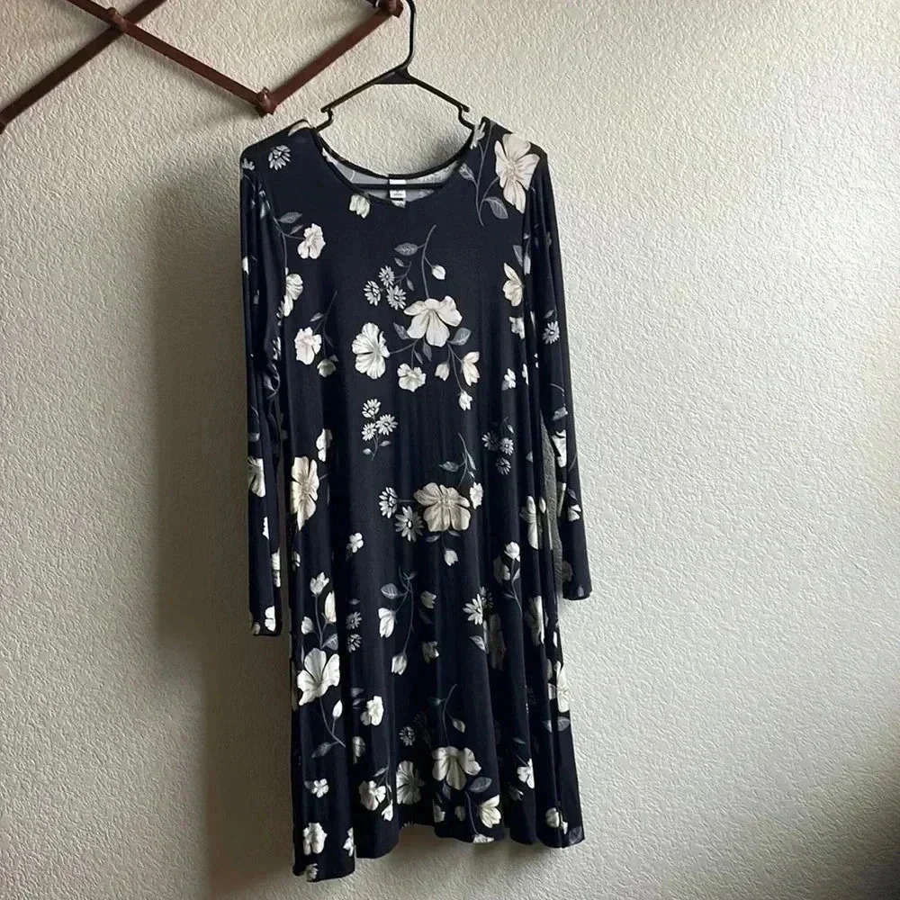 Black Floral Long Sleeve Swing Dress - Picture 1 of 4